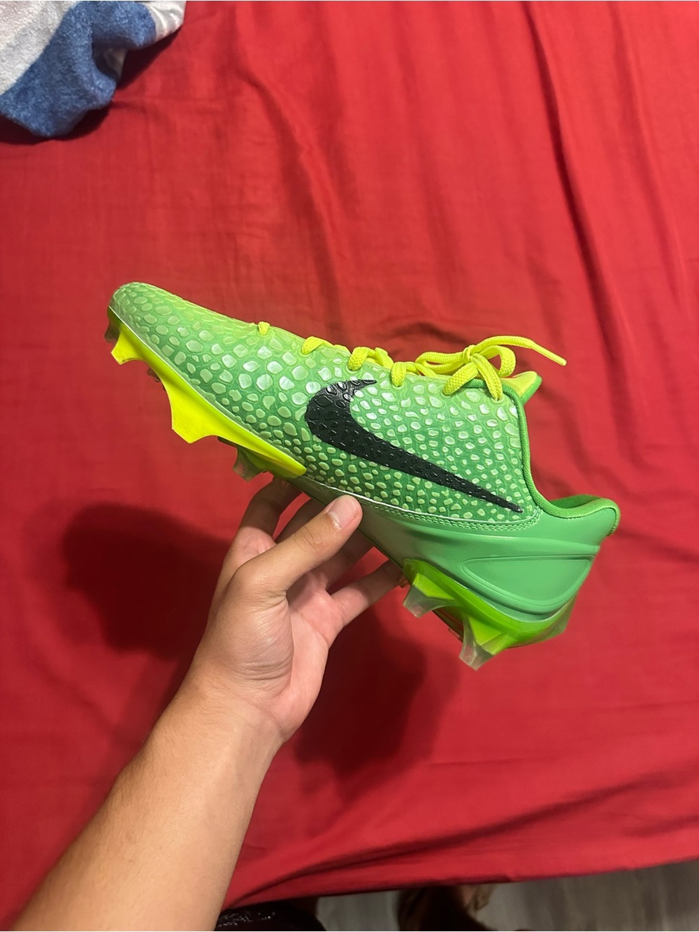 Kobe Grinch Football cleats 10.5 - Picture 2 of 8